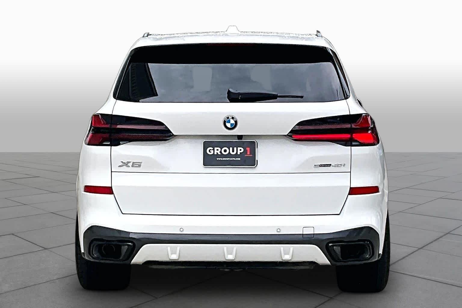 Used 2026 Alpine White BMW sDrive40i image 4
