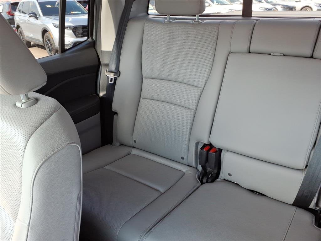 Certified Used 2018 Forest Mist Metallic Honda RTL-E image 16