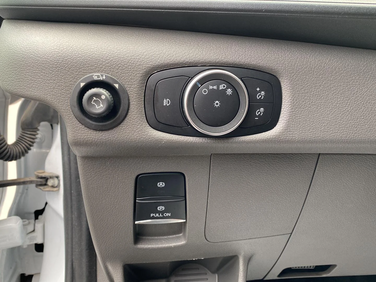 Used 2023 Oxford White Ford 350 XLT image 13