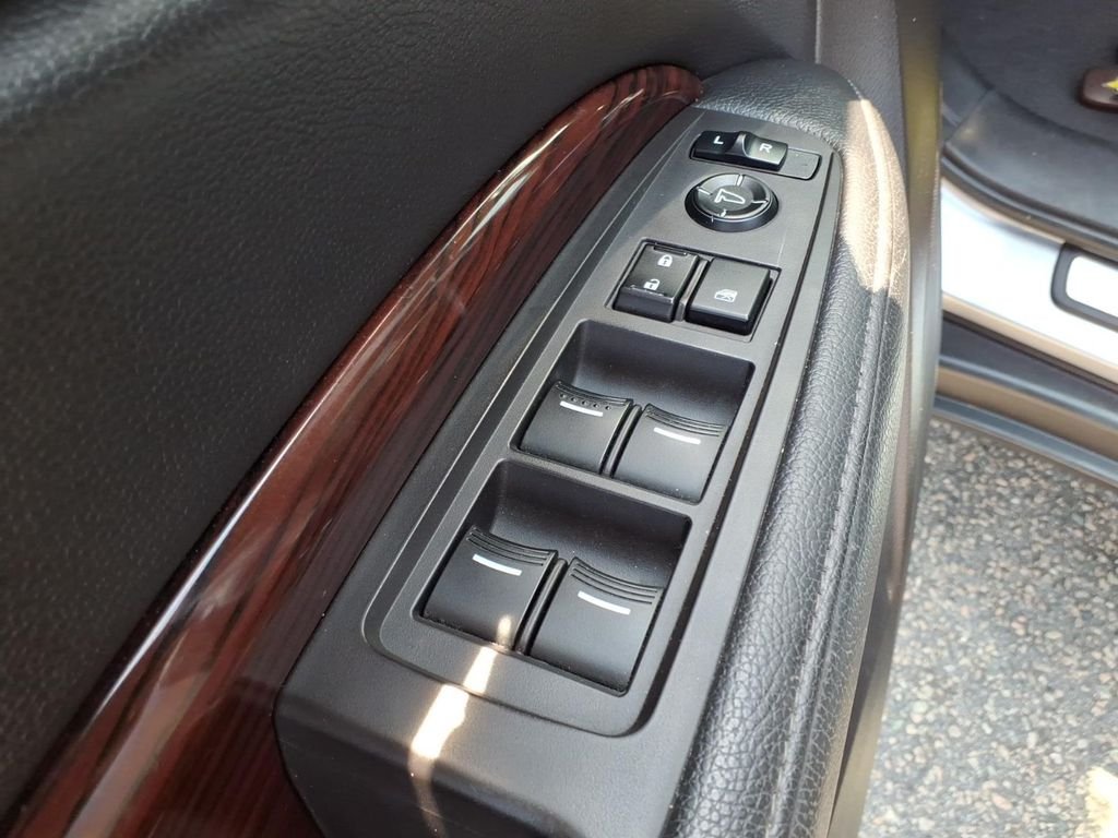 Used 2016 Lunar Silver Metallic Acura 3.5L image 10