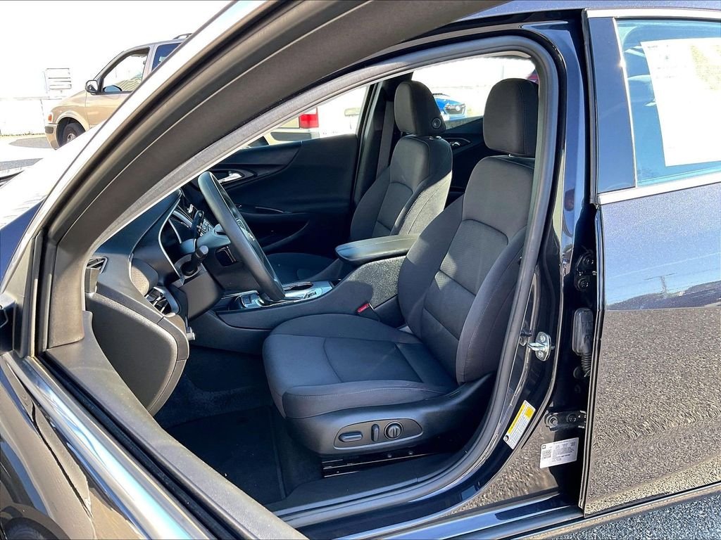 Used 2022 Gray Chevrolet LT image 10