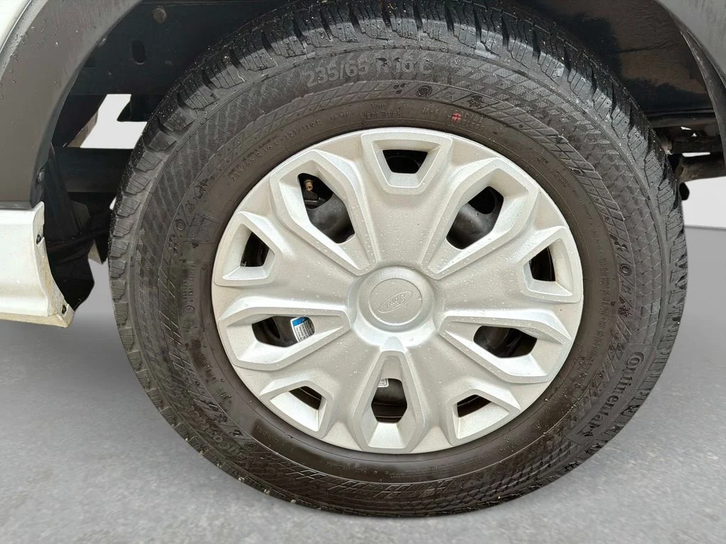 Used 2024 Oxford White Ford XLT image 12