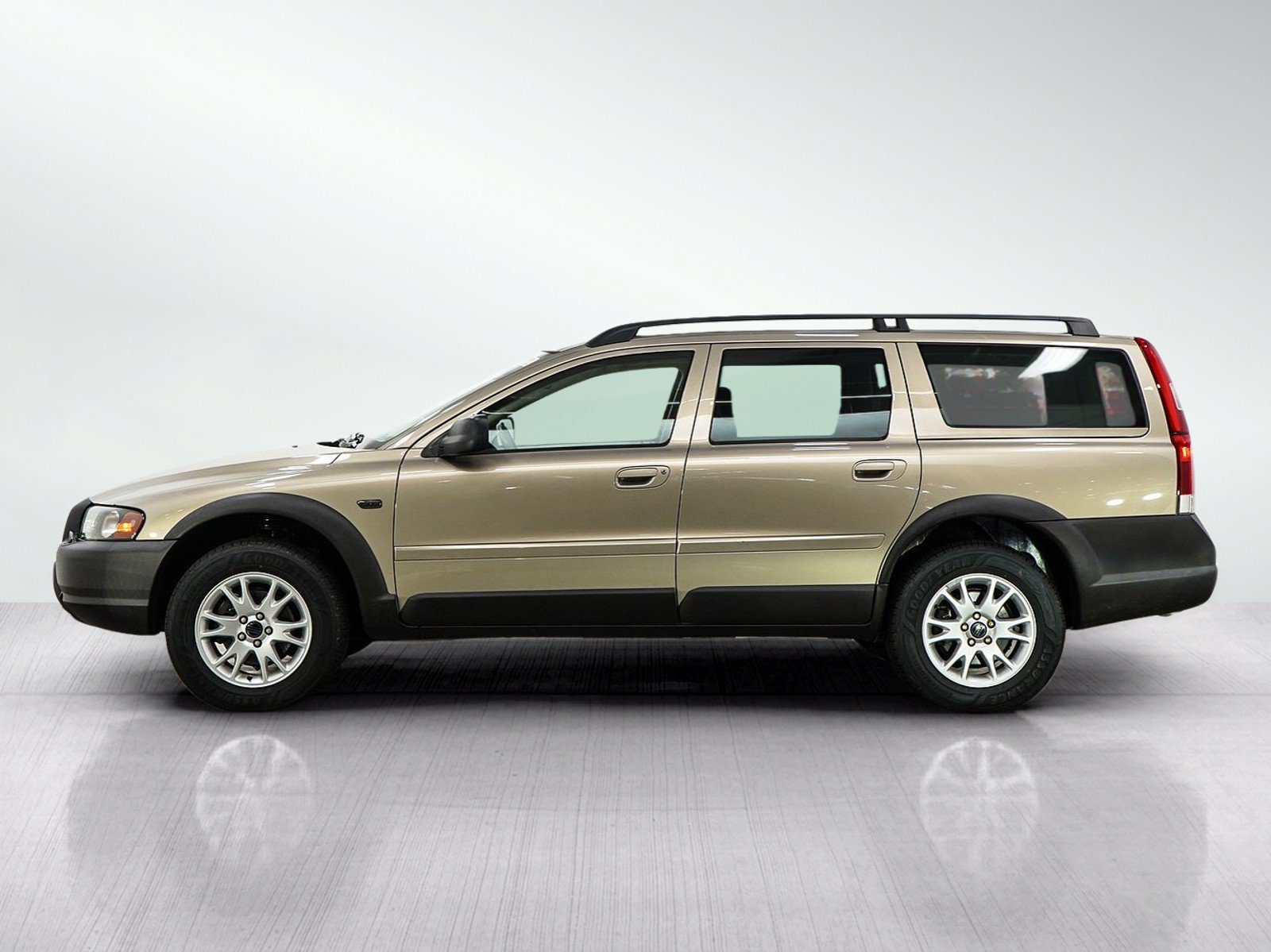 Used 2004 Volvo XC70 2.5T with VIN YV1SZ59H341160758 for sale in Burnsville, MN
