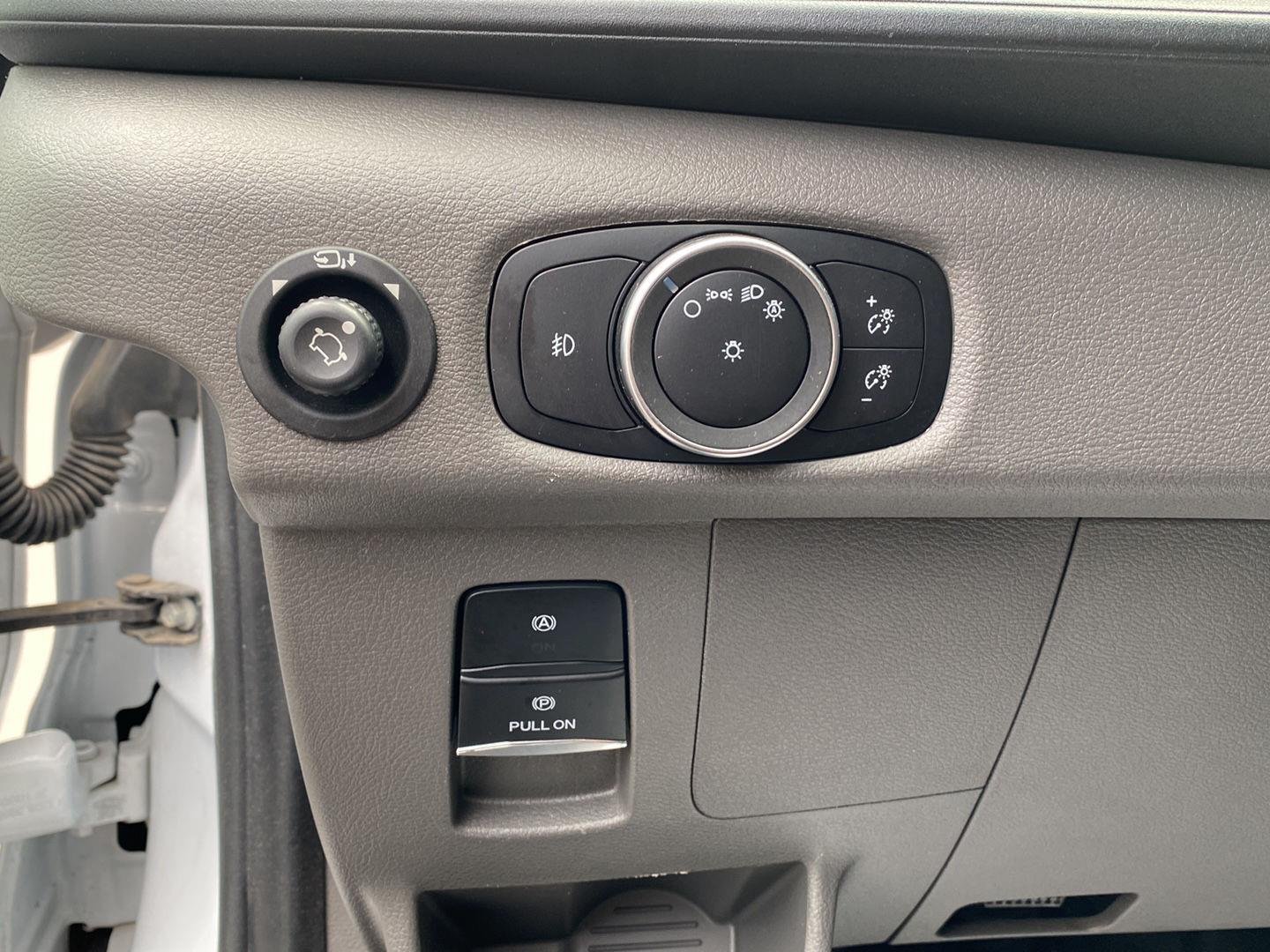 Used 2023 Oxford White Ford 350 XLT image 13