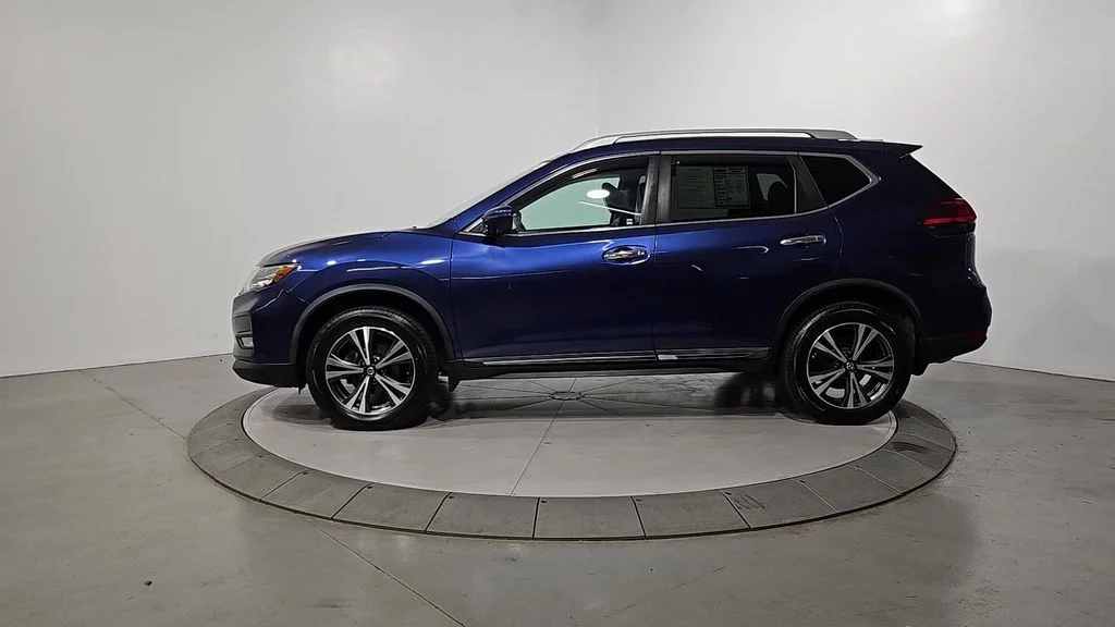 Used 2017 Nissan Rogue SL with VIN 5N1AT2MV1HC832885 for sale in Roanoke, VA