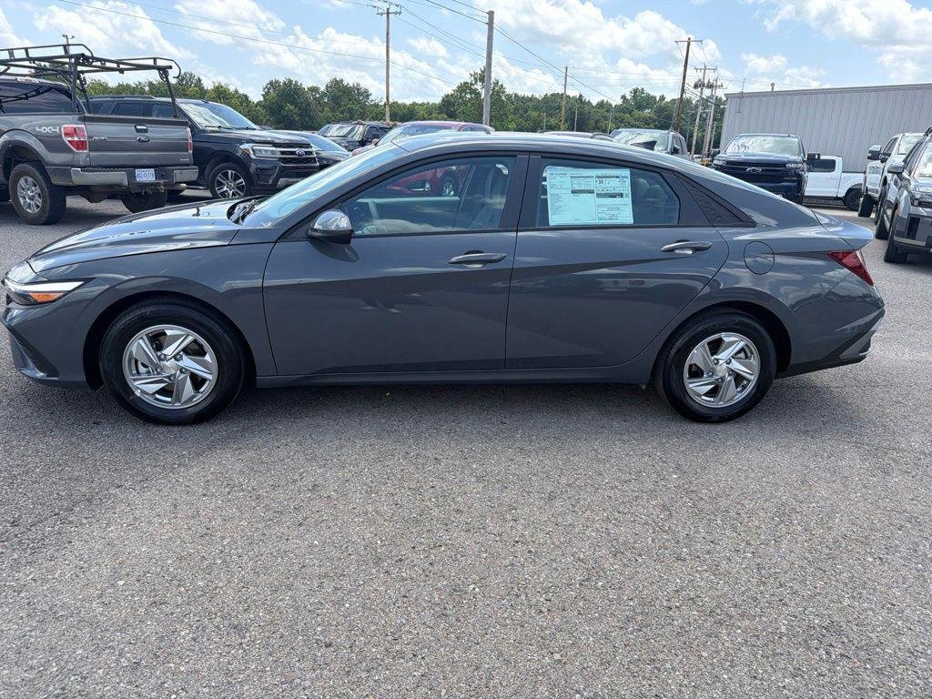 New 2026 Gray Hyundai SE image 6