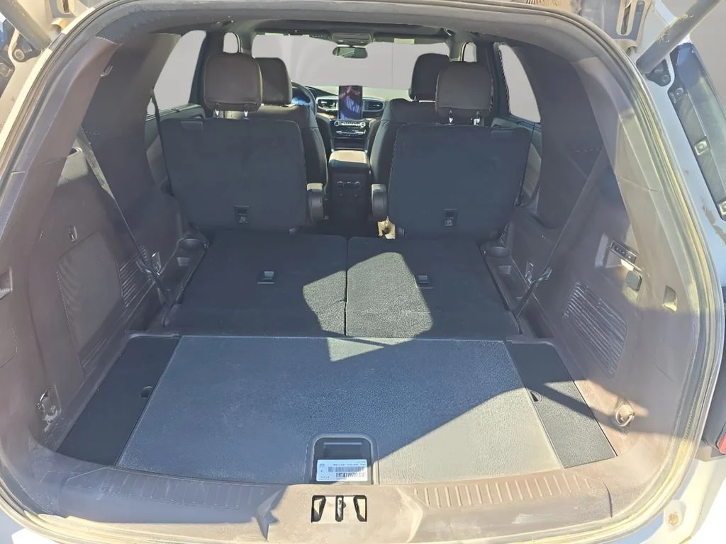 Used 2023 White Ford King Ranch image 9