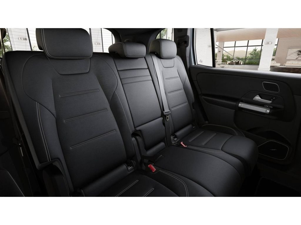 New 2026 Cirrus Silver Metallic Mercedes-Benz AMG® GLB 35 4MATIC® SUV image 5