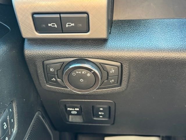 Used 2018 Shadow Black Ford Limited image 41