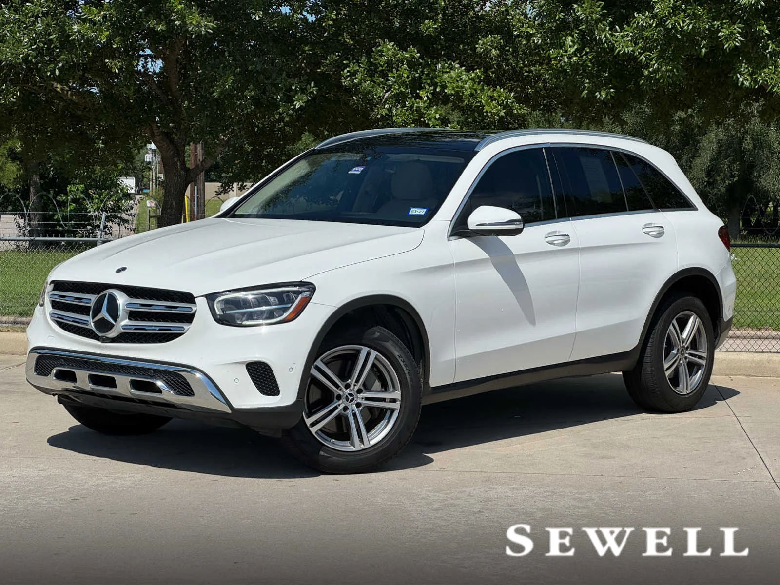 2021 Mercedes-Benz GLC GLC300's photo