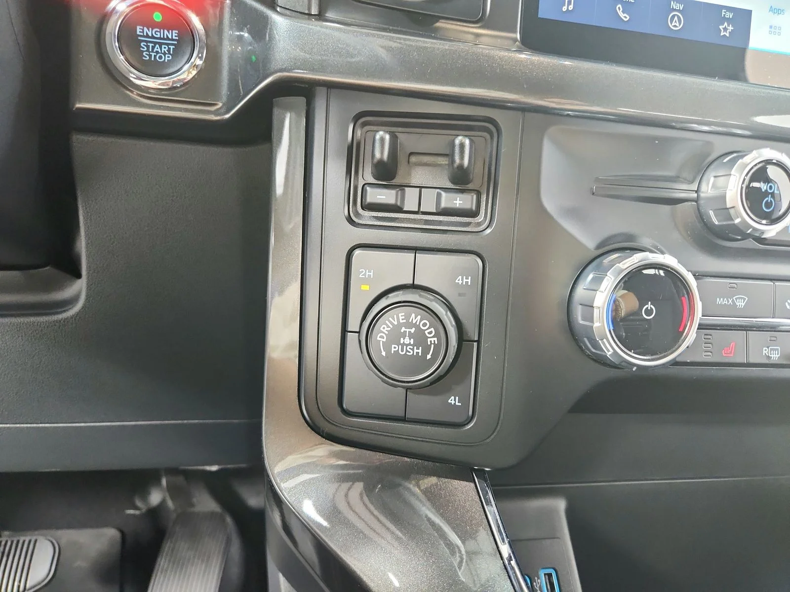 Used 2023 Blue Ford XLT image 26