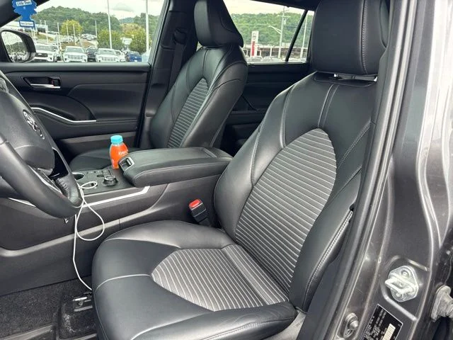 Used 2024  Toyota XSE image 11