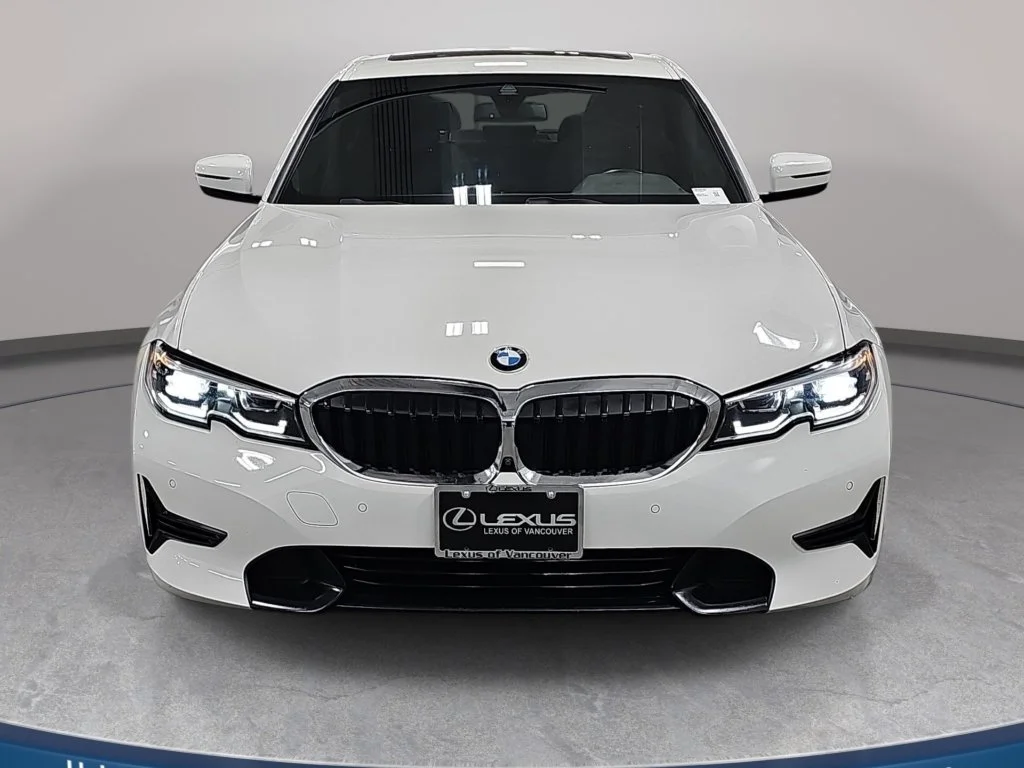 Used 2020 White BMW 330i xDrive image 3