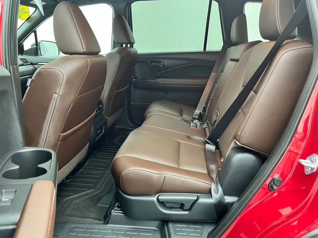 Used 2025 Red Honda EX-L image 40