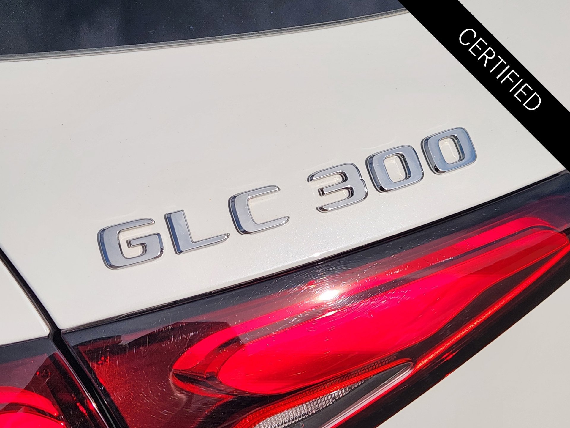 Certified Used 2024 MANUFAKTUR Moonlight White Metallic Mercedes-Benz GLC 300 image 14