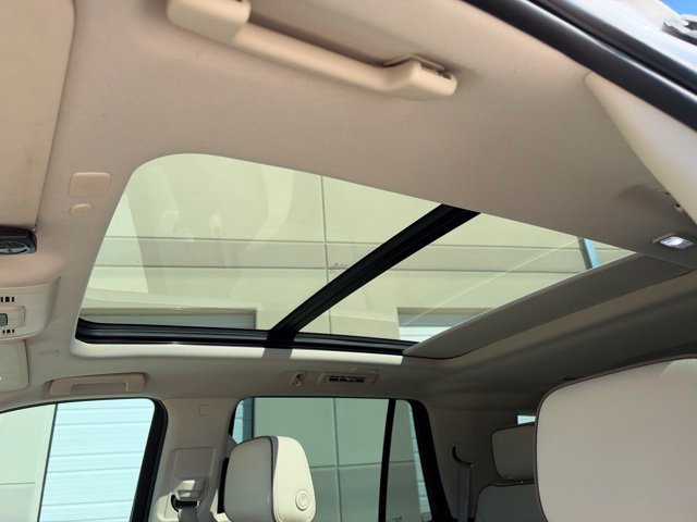 Used 2023 White GMC Denali image 11