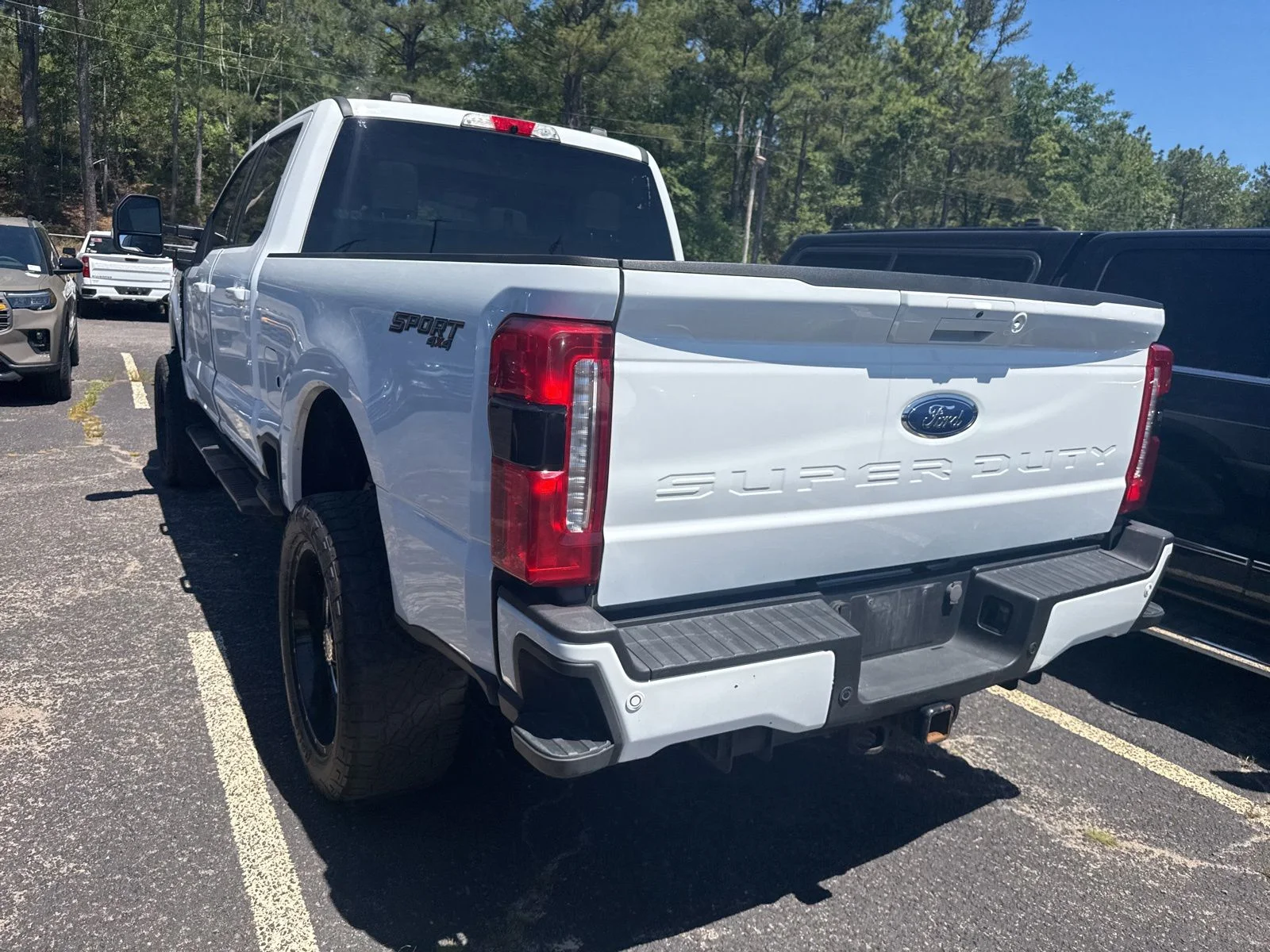 Used 2023 White Ford XLT image 3