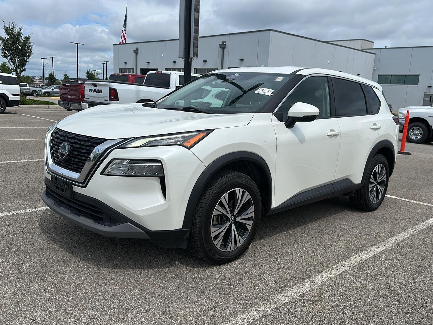 Used 2022 Nissan Rogue SV with VIN 5N1BT3BA5NC719656 for sale in Kansas City