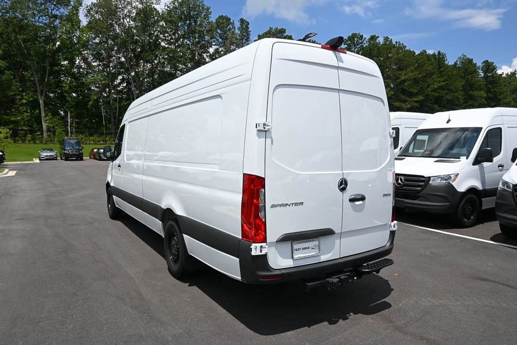 New 2026 Arctic White Mercedes-Benz Cargo 170 WB image 4