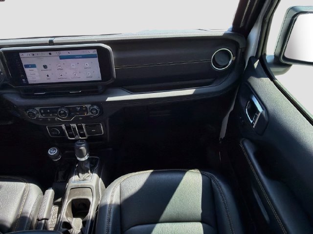 Used 2025 Bright White Clearcoat Jeep High Tide image 17