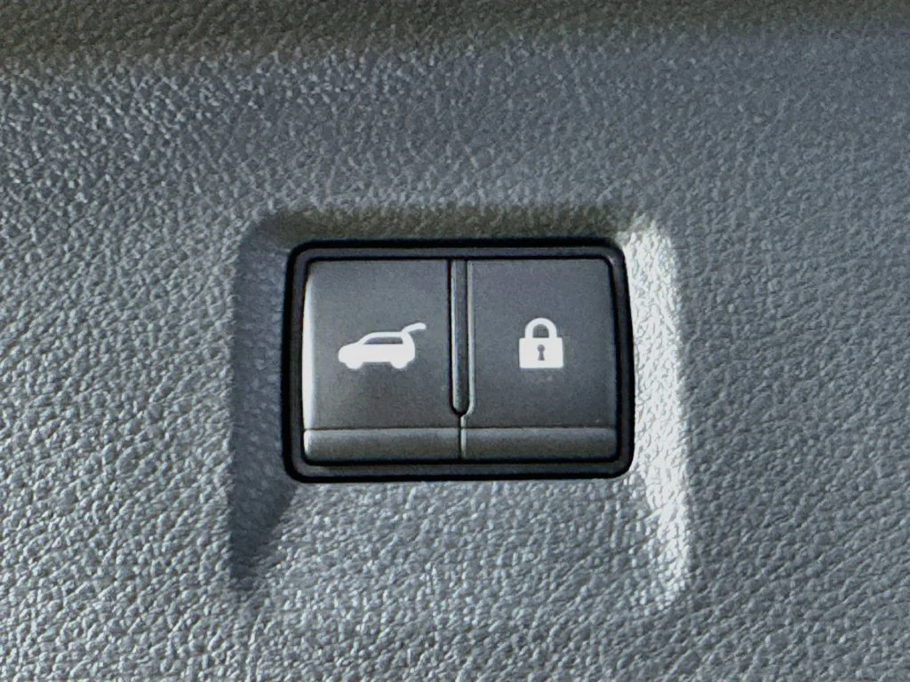 Certified Used 2026 Green INFINITI LUXE image 36