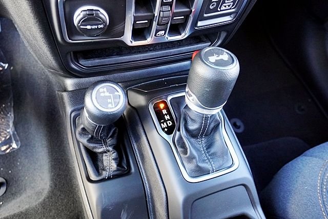 New 2026 Bright White Clear-Coat Exterior Paint Jeep Sport S image 38