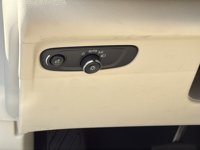 Used 2023 Gray Buick Essence image 28