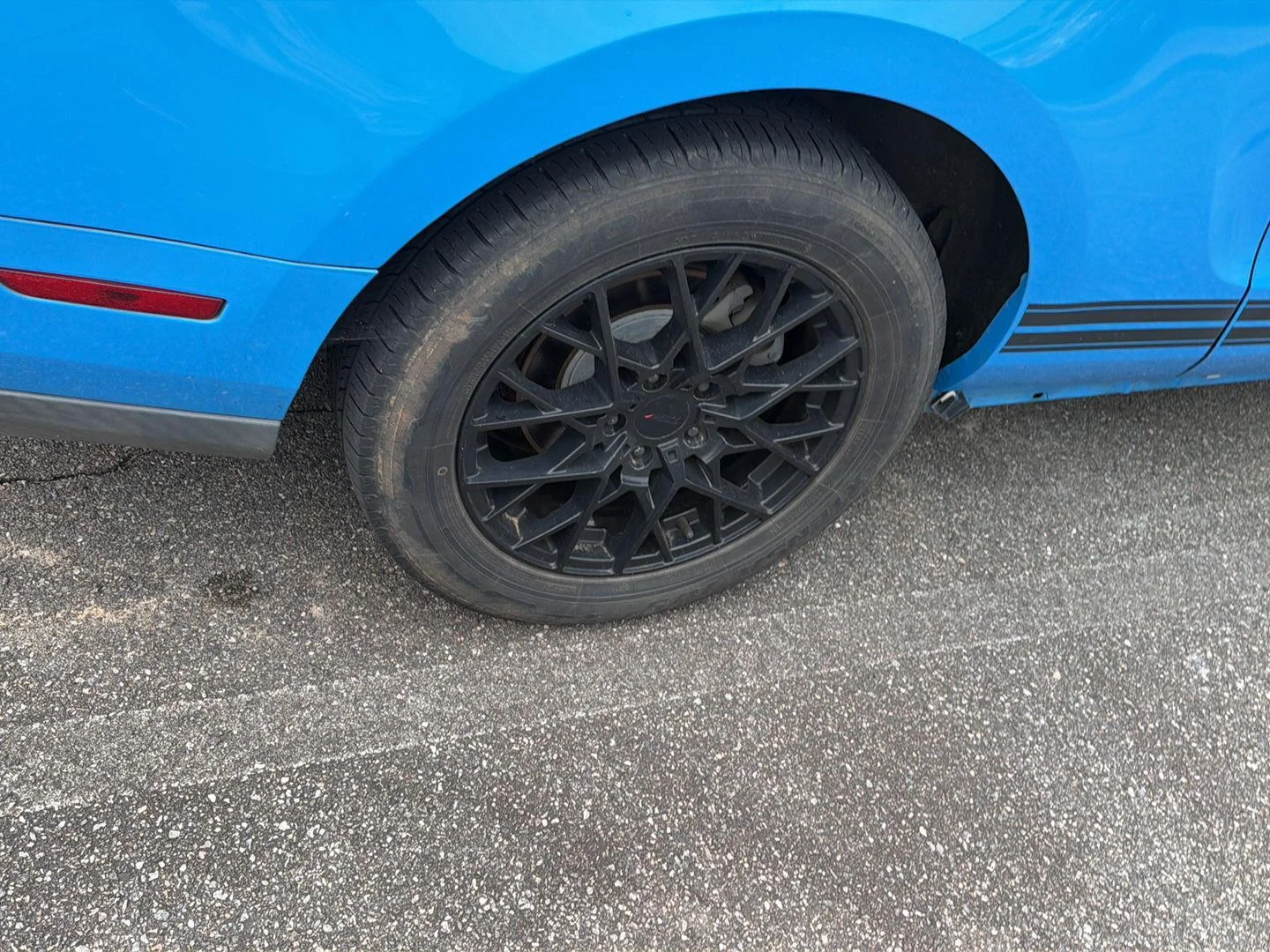 Used 2012 Grabber Blue Ford V6 Premium image 7