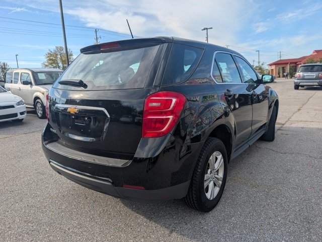 2017 Chevrolet Equinox LS photo 2