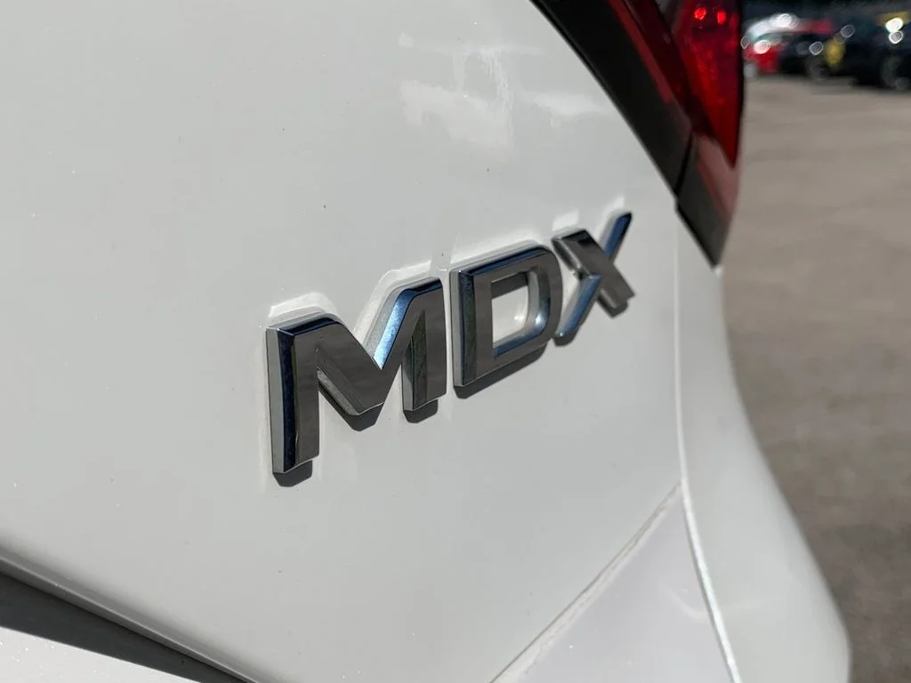 Used 2025 White Acura Base image 38