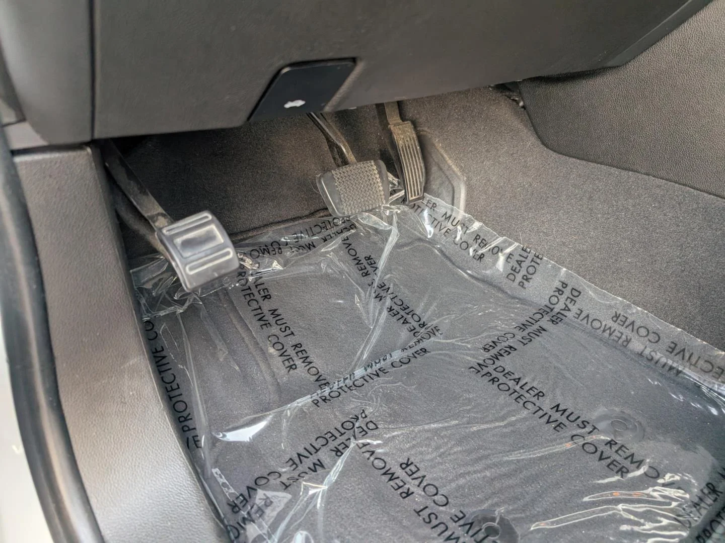 Used 2022 Summit White Chevrolet Z71 image 12