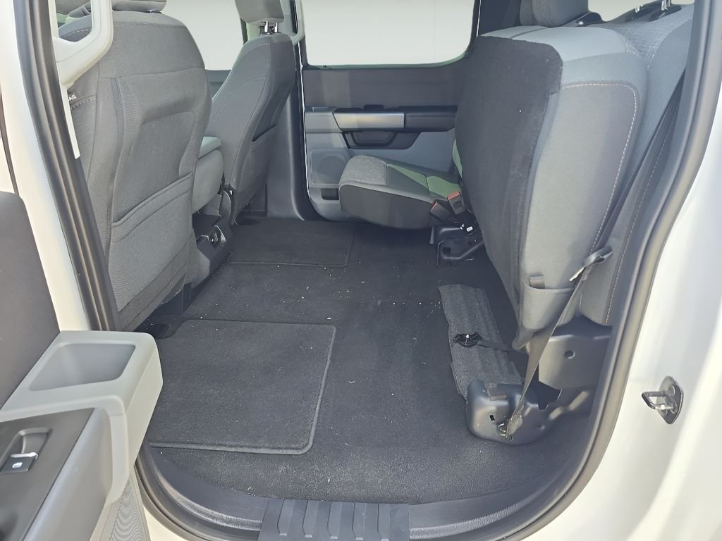 Used 2024 Oxford White Ford XLT image 18
