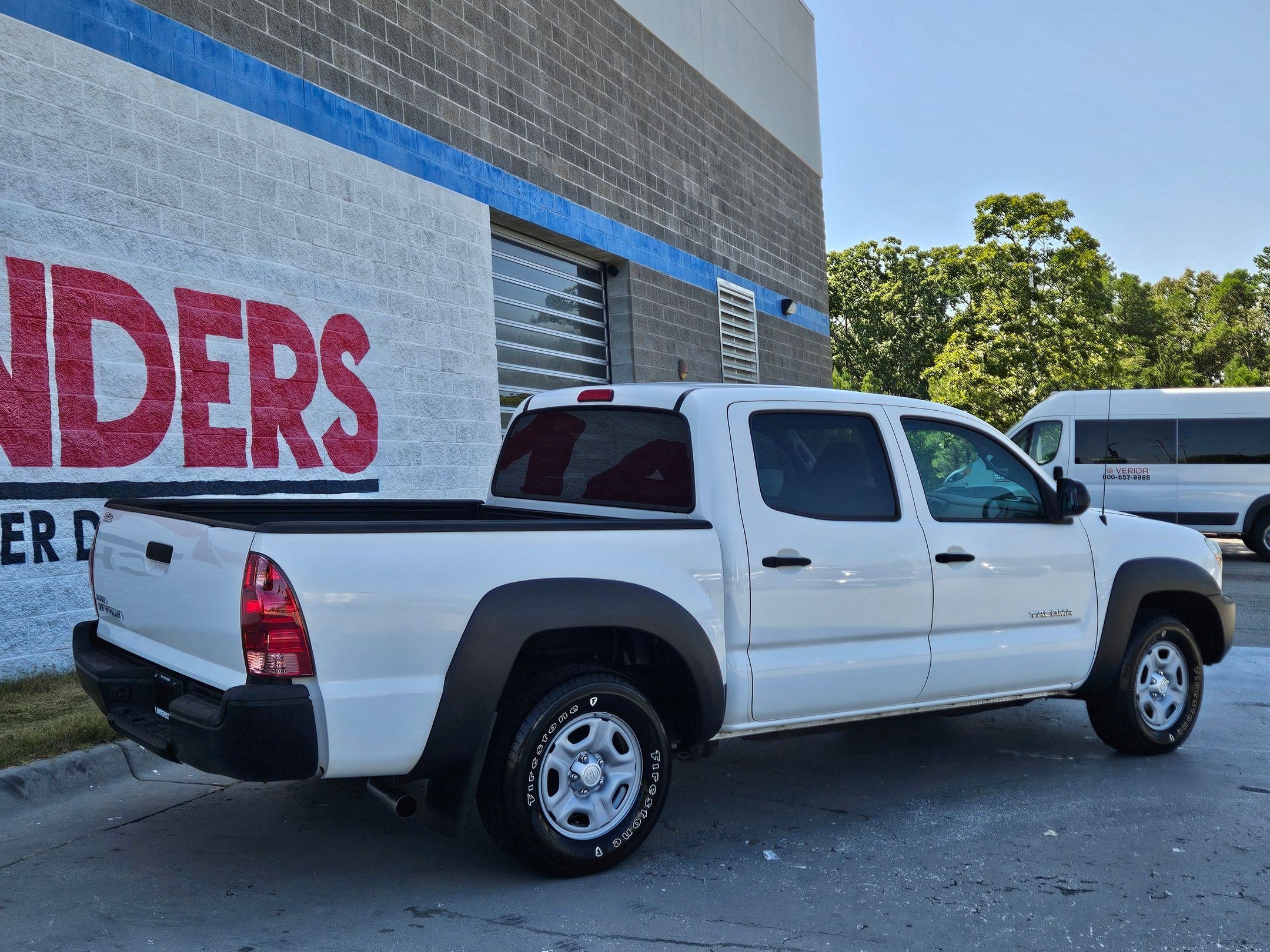 Used 2013 Super White Toyota  image 7