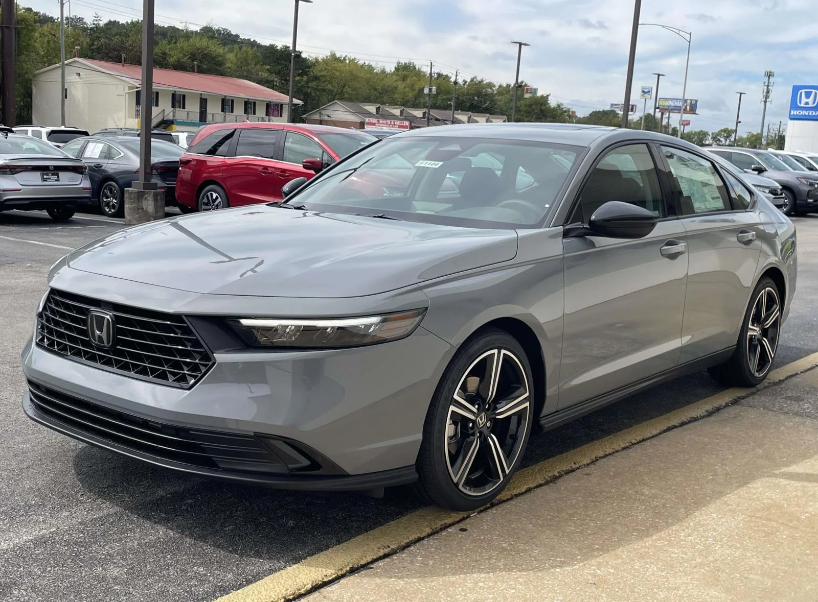 New 2026 Urban Gray Pearl Honda SE CVT image 3