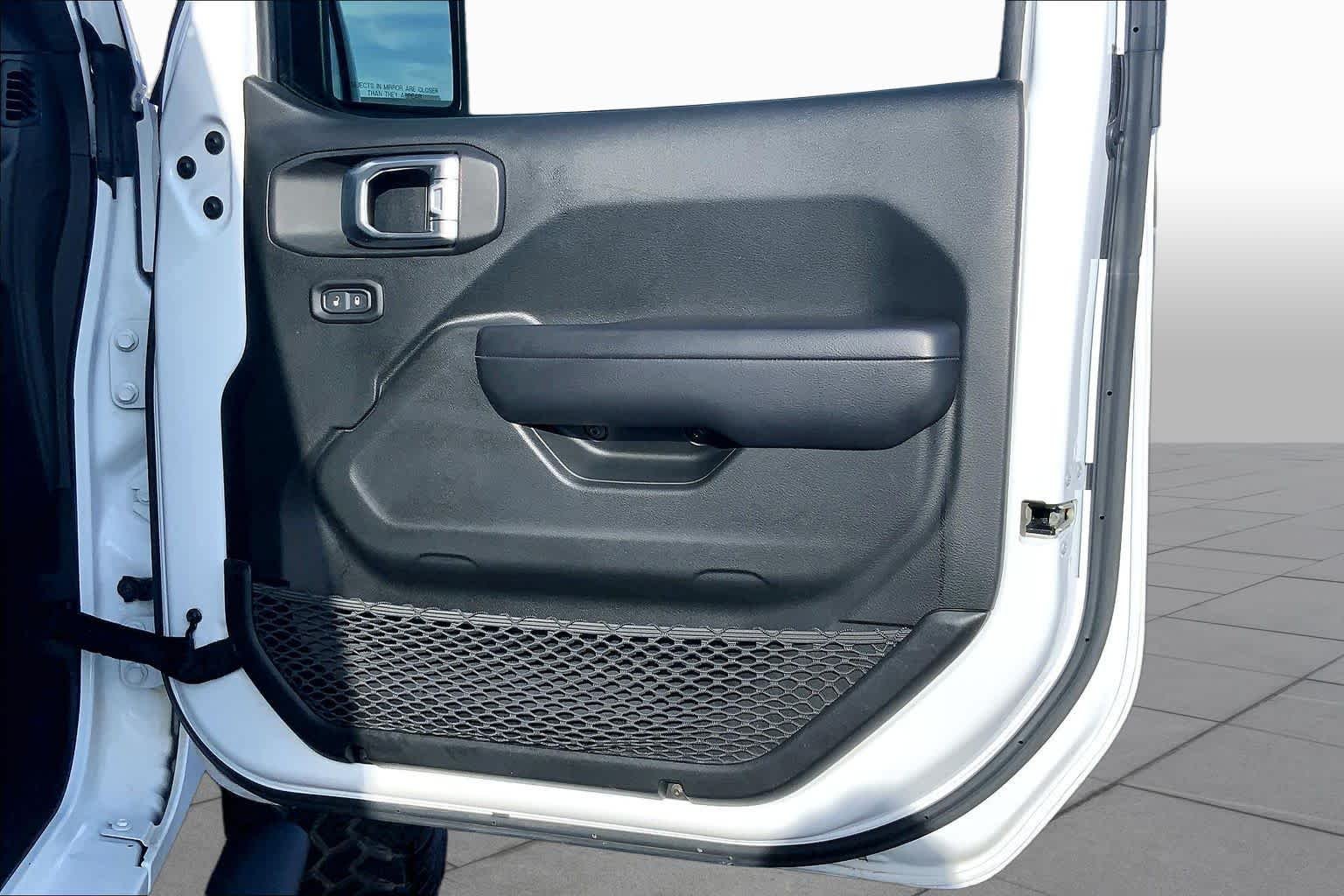 Used 2019 Bright White Clearcoat Jeep Sport S image 23