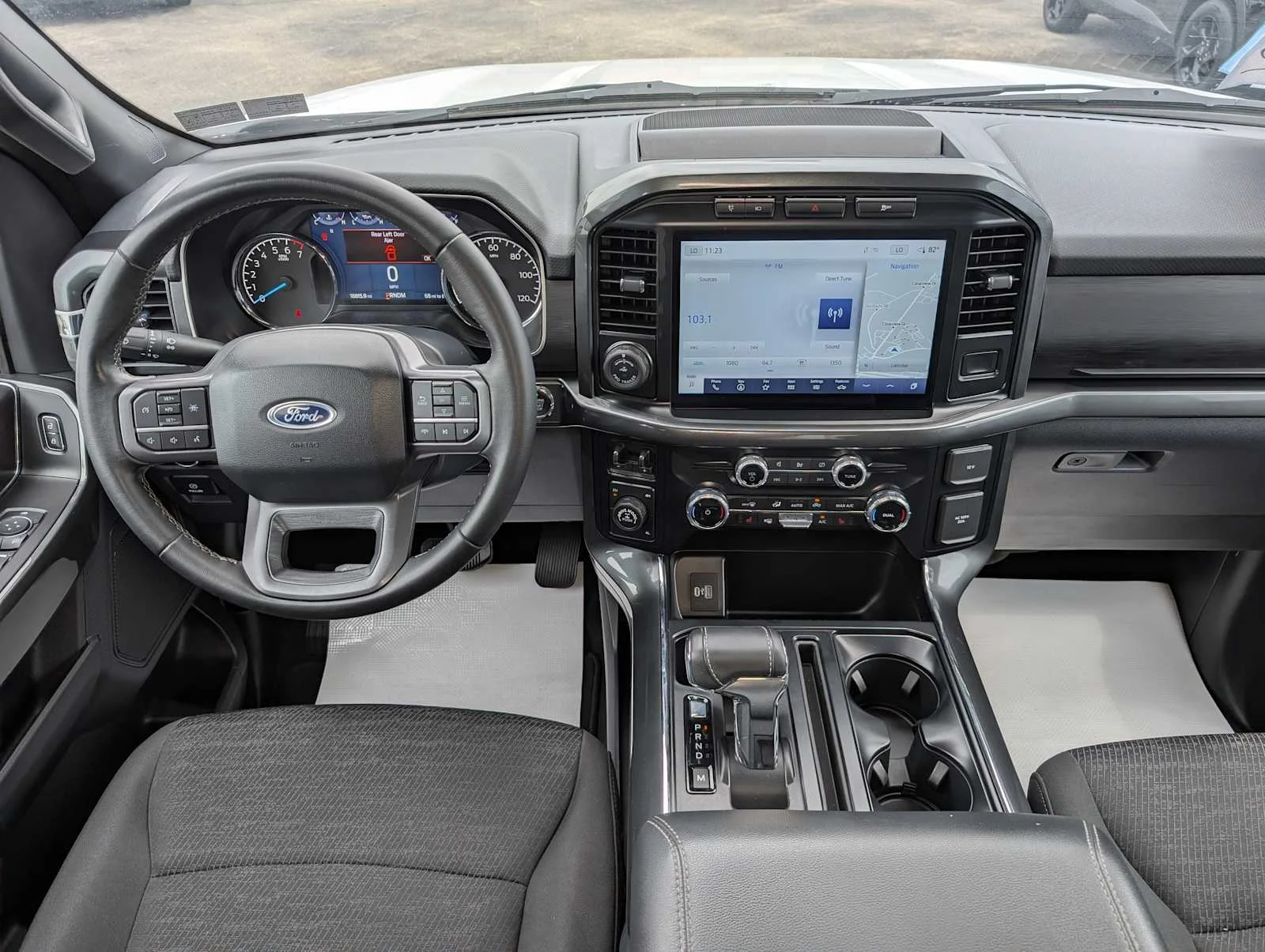 Used 2023 Oxford White Ford XLT image 18