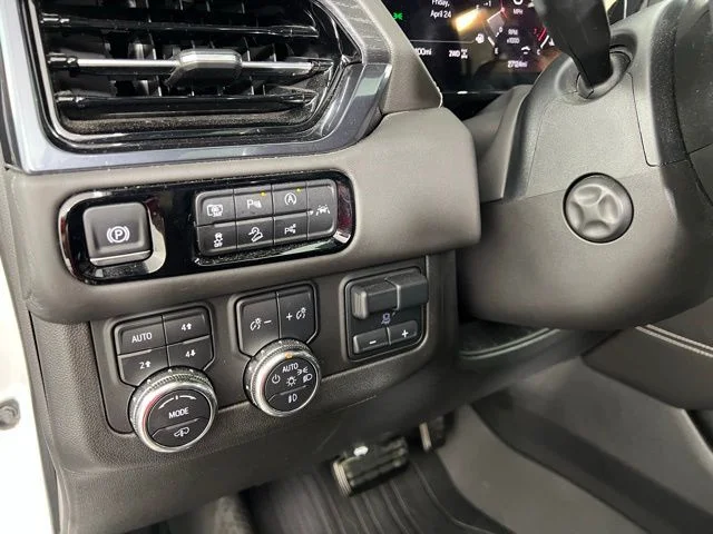 Used 2025 White GMC AT4 Ultimate image 18