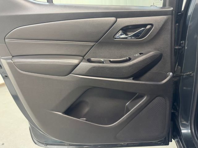 Used 2018 GRAPHITE METALLIC Chevrolet LT Leather image 29