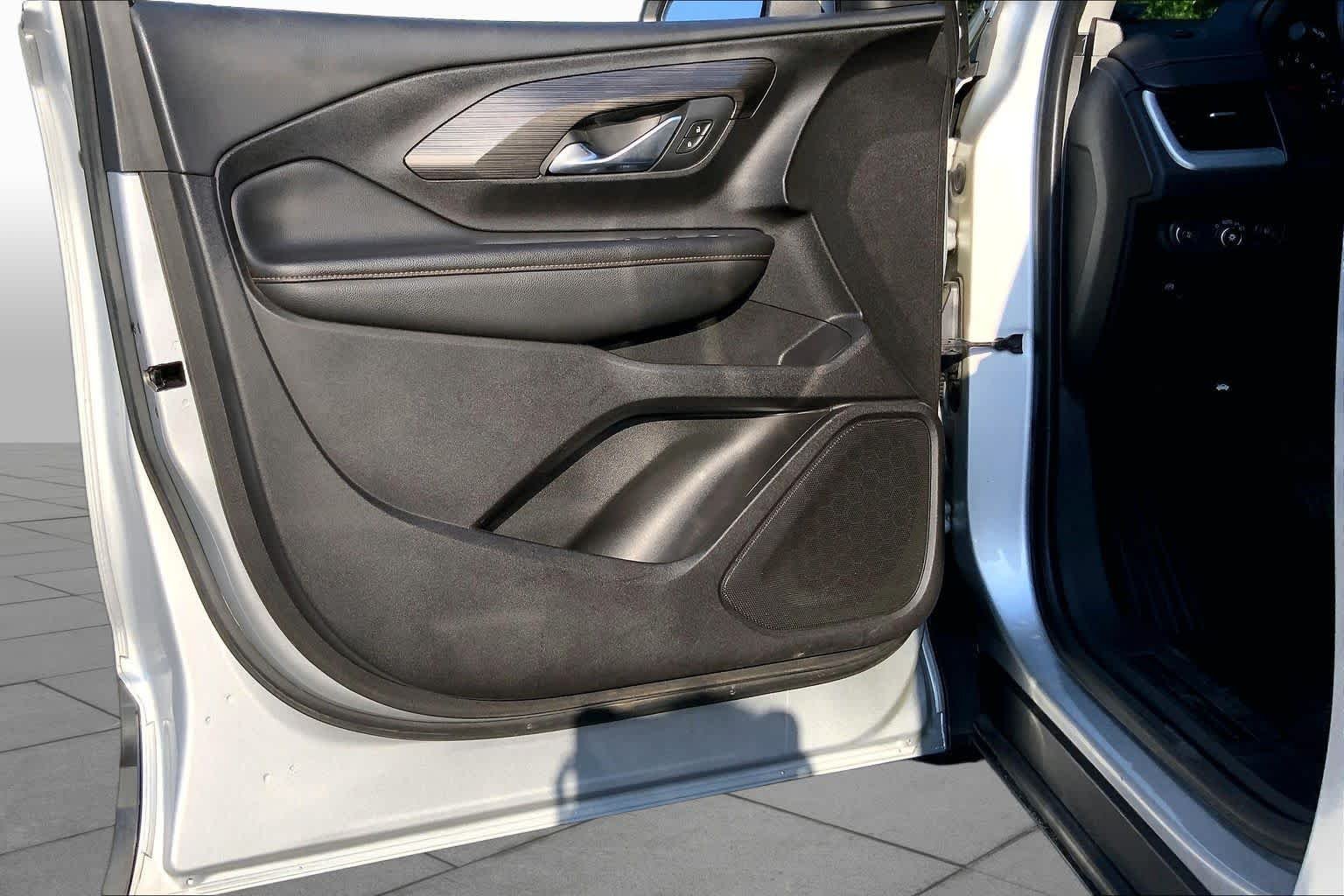 Used 2018 Quicksilver Metallic GMC SLT image 21