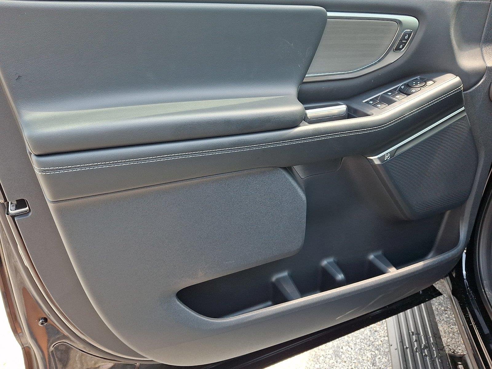 New 2027 Agate Black Metallic Ford Platinum image 9