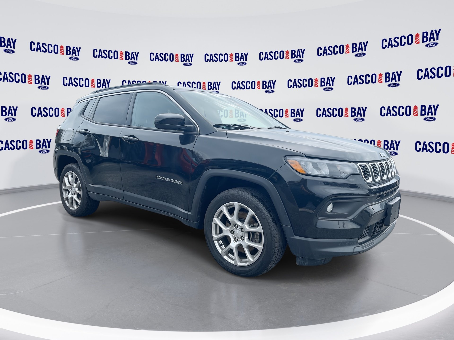 Black 2024 Jeep Compass Latitude Lux 4WD SUV / Crossover Four-Wheel Drive 8-Speed Automatic