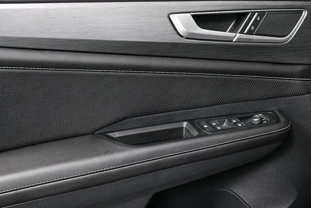 New 2026 Deep Black Pearl Volkswagen 2.0T SE image 8