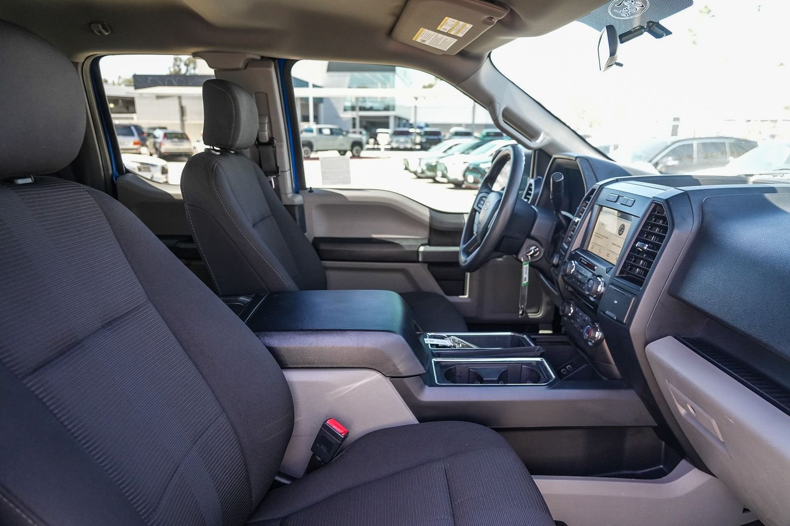 Used 2018 Blue Ford XL image 16