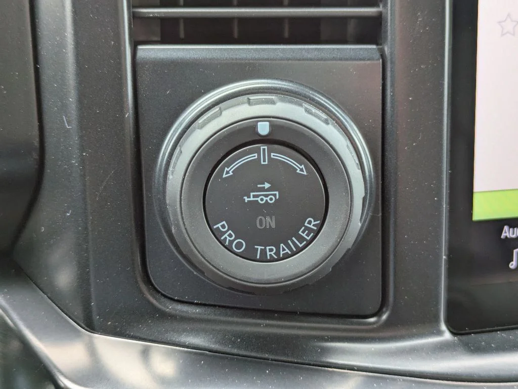 New 2026 Star White Metallic Tri-Coat Ford Lariat image 26