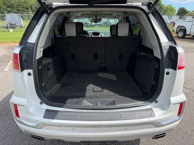 Used 2017 White GMC Denali image 30