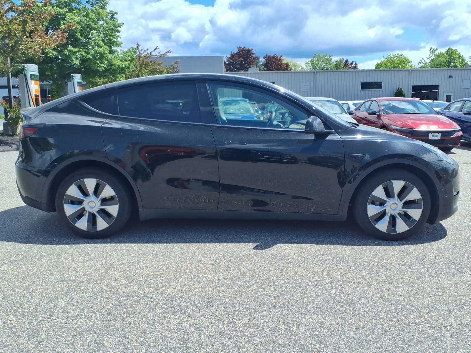 Used 2021 Solid Black Tesla Long Range image 4
