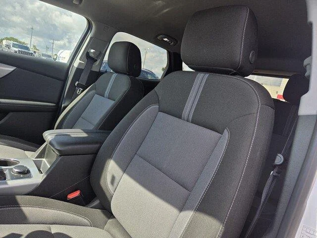 Used 2025 Summit White Chevrolet LT image 13