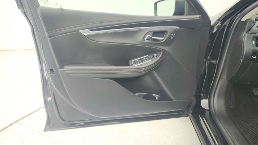Certified Used 2016 MOSAIC BLACK METALLIC Chevrolet LT image 21