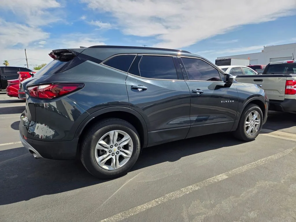 Used 2020 GRAPHITE METALLIC Chevrolet LT image 2