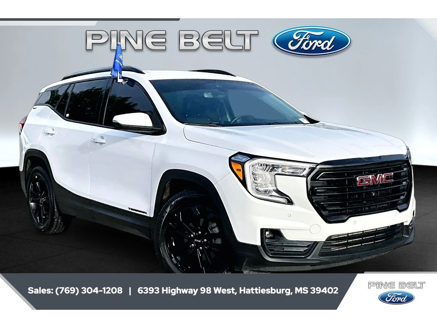 Used 2022 Summit White GMC SLT image 1